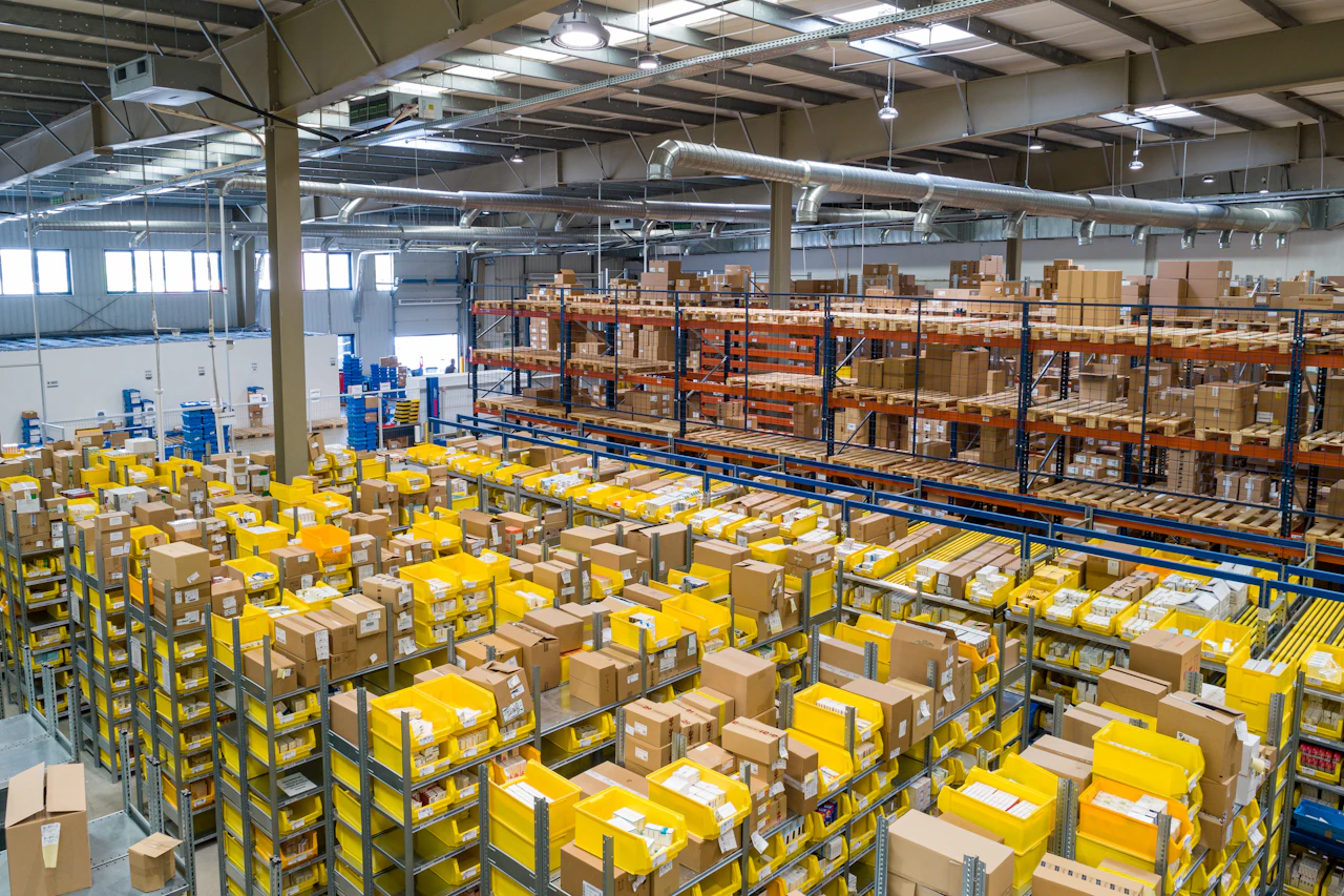 Warehouse packing station with parcels ready for dispatch